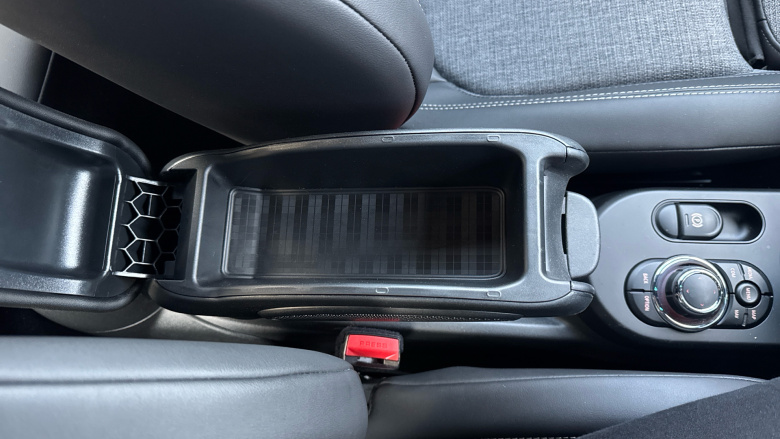 MINI Hatchback 135kW Cooper S Level 2 33kWh 3dr Auto Electric Hatchback